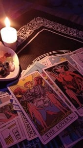 Consulta de Cartomancia Online com Interpretação Personalizada TAROT/BARALHO CIGANO