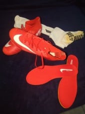 Chuteira Nike Mercurial Vermelha Cano Alto Nunca usada Tamanho 40