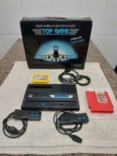 Top Game VG 9000 na Caixa com 2 Controles e 2 Cartuchos
