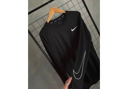 Camisa Nike preta