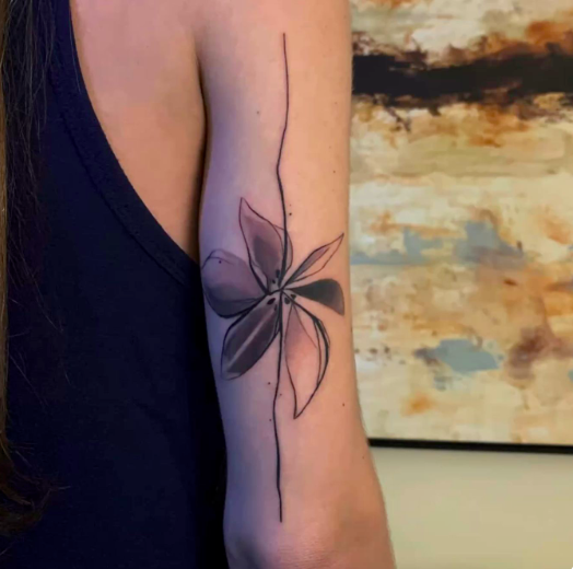 Tatuagem autoral Por Minerva Dias.