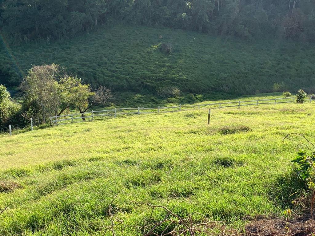 Vendo 3 terrenos em Igarata com acesso a represa