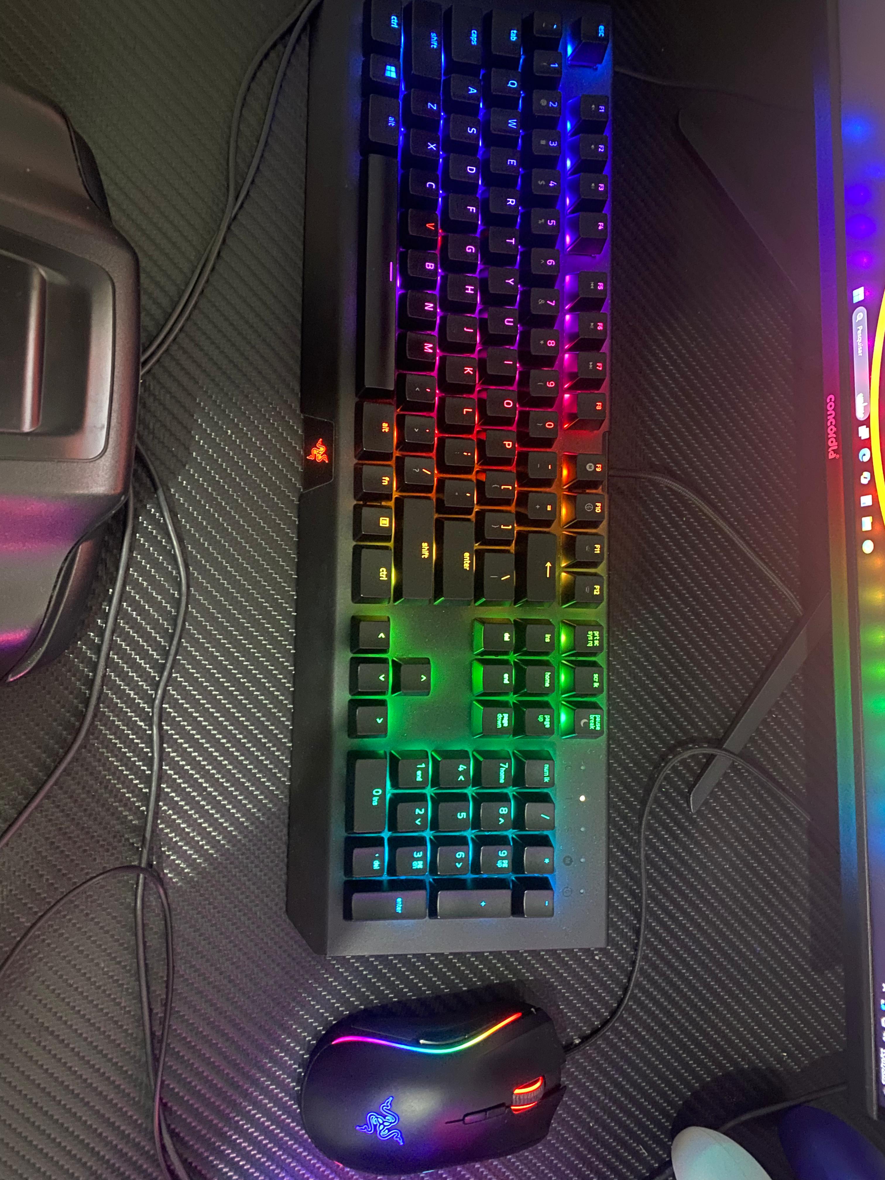 Kit RAZER Teclado blackwidow x chroma e Mouse razer mamba