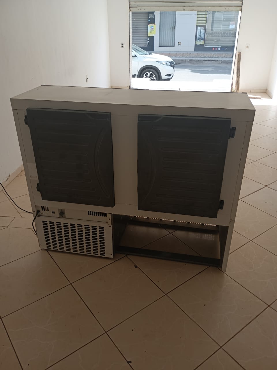 Vende se balcão Refrigerado gelopar