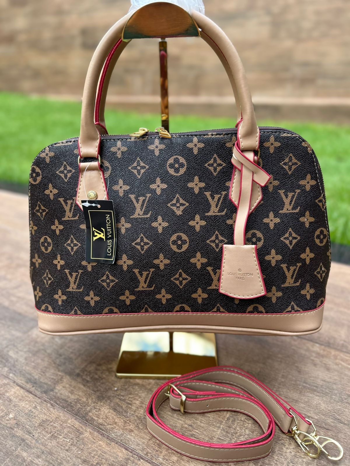 Bolsa Louis Vuitton Baú